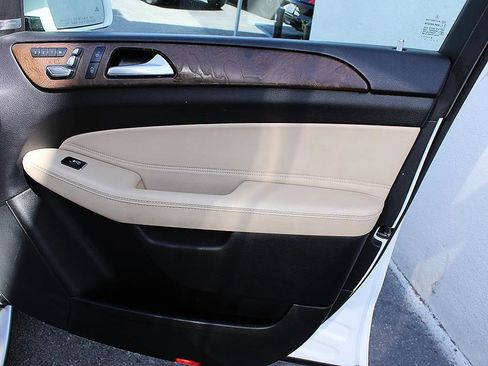 Used 2017 Mercedes-Benz GLS 450 4MATIC image 26