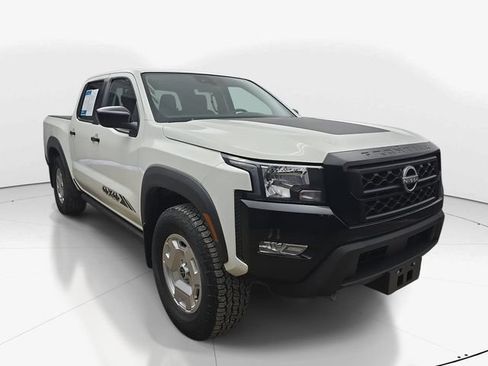 Used 2024 Nissan Frontier SV w/ Hardbody Edition AWD/4WD image 3