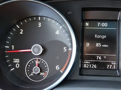 Used 2011 Volkswagen Golf TDI w/ Cold Weather Pkg FWD image 76