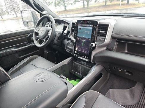 Used 2025 RAM 2500 Laramie AWD/4WD image 13