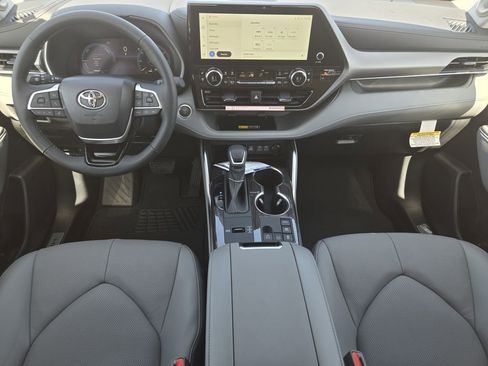 New 2026 Toyota Highlander Limited AWD/4WD image 21