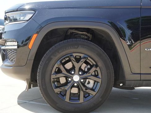 Certified 2024 Jeep Grand Cherokee Limited RWD image 5