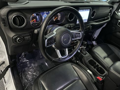 Used 2020 Jeep Wrangler Unlimited Sahara AWD/4WD image 14