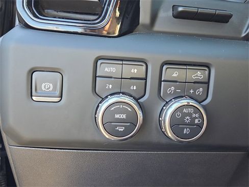 Used 2025 GMC Sierra 1500 AT4 w/ AT4 Premium Package image 27