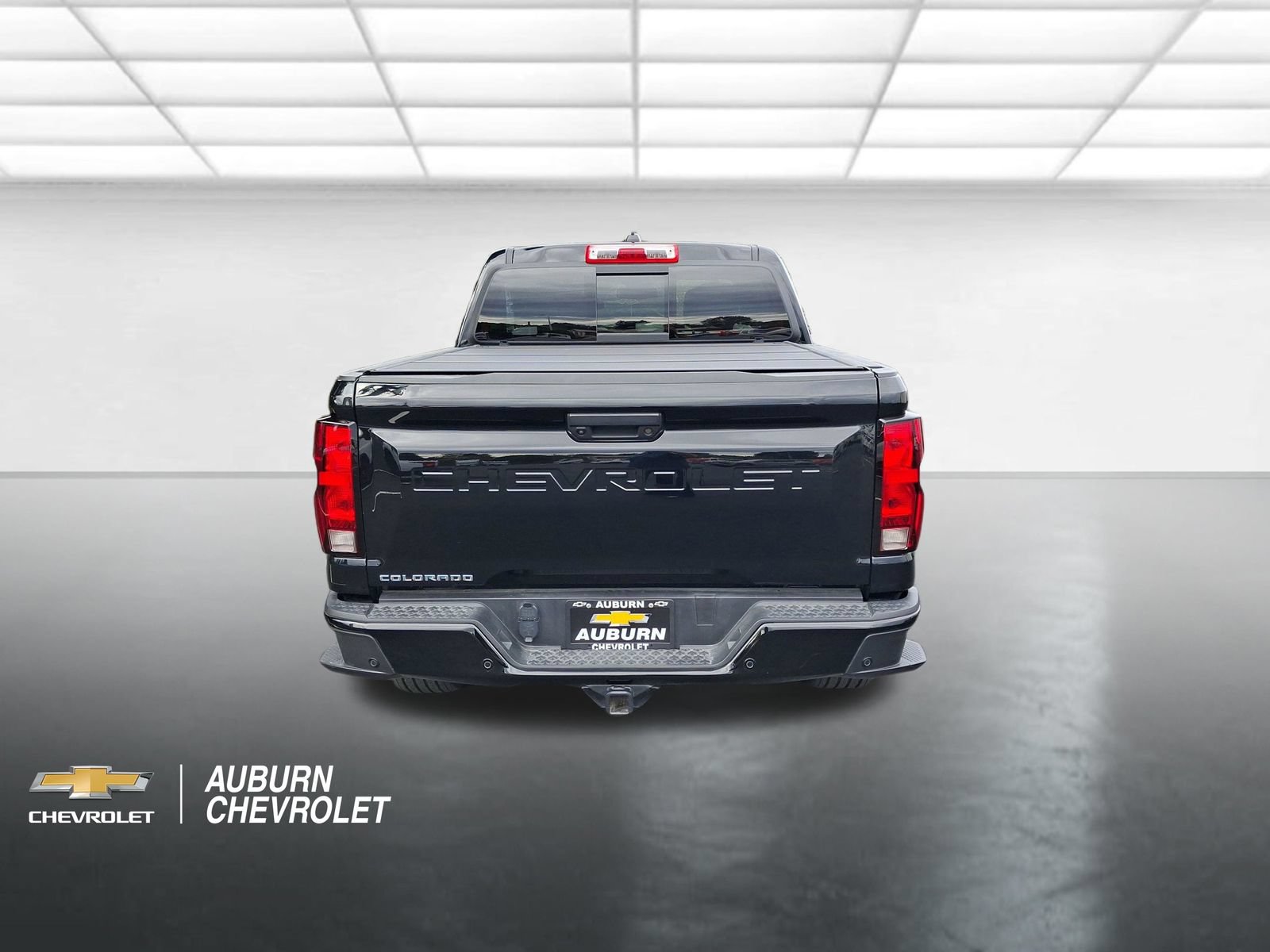 Used 2025 Chevrolet Colorado LT w/ Advanced Trailering Package AWD/4WD image 4