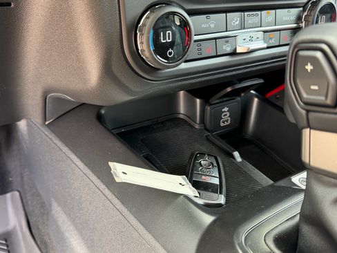 Used 2026 Ford Bronco Heritage Edition AWD/4WD image 25