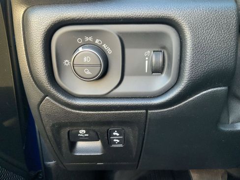 Used 2021 RAM 1500 Big Horn image 31