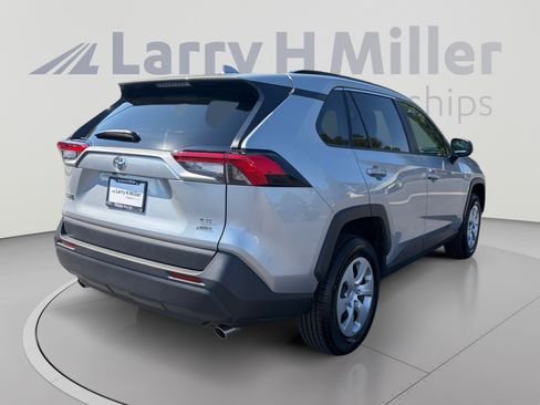 Used 2020 Toyota RAV4 LE w/ All Weather Liner Package AWD/4WD image 5