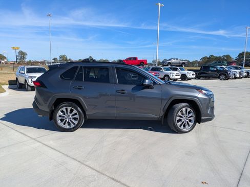 Certified 2024 Toyota RAV4 XLE Premium image 8