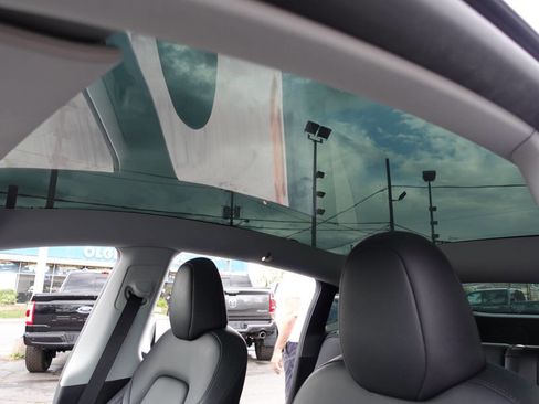 Used 2024 Tesla Model Y Long Range image 12