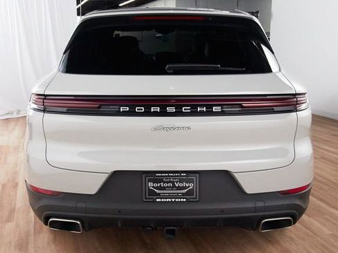 Used 2024 Porsche Cayenne AWD/4WD image 4