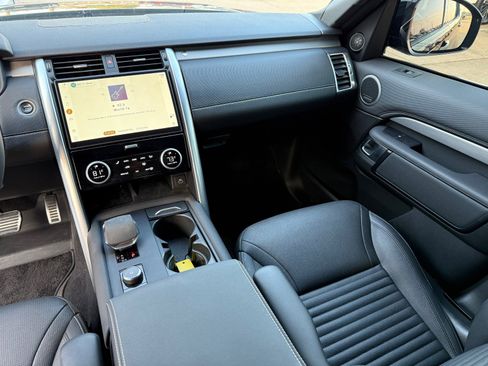 Used 2024 Land Rover Discovery Dynamic SE image 20