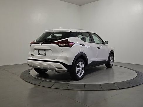 New 2025 Nissan Kicks Play S image 5