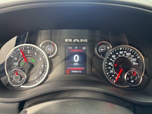 Used 2024 RAM 2500 Big Horn w/ Bed Utility Group image 13