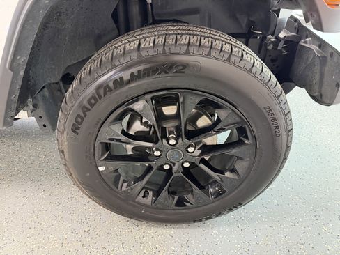 Used 2025 Jeep Wrangler Unlimited Sahara w/ Safety Group image 29