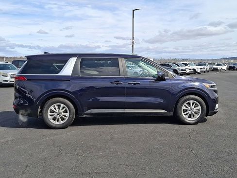 Certified 2024 Kia Carnival LX image 7