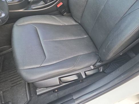 Used 2018 BMW 320i Sedan image 27