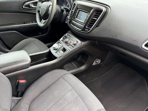 Used 2016 Chrysler 200 Limited FWD image 14
