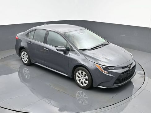 Used 2024 Toyota Corolla LE FWD image 18
