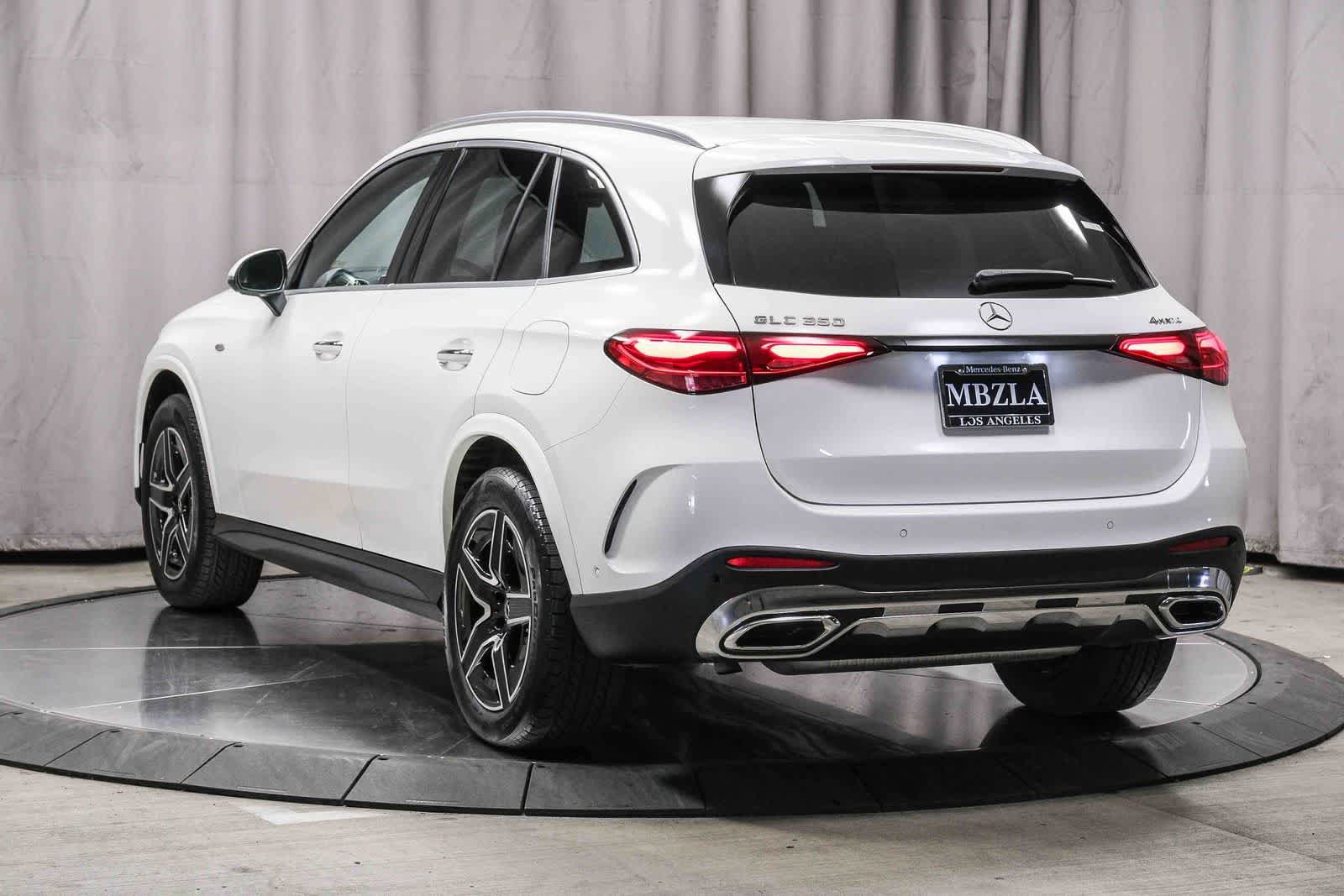 Used 2025 Mercedes-Benz GLC 350e 4MATIC image 2