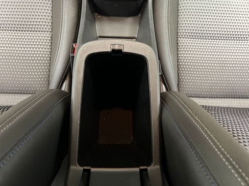 Used 2025 Chevrolet Trax LT w/ LT Convenience Package image 36