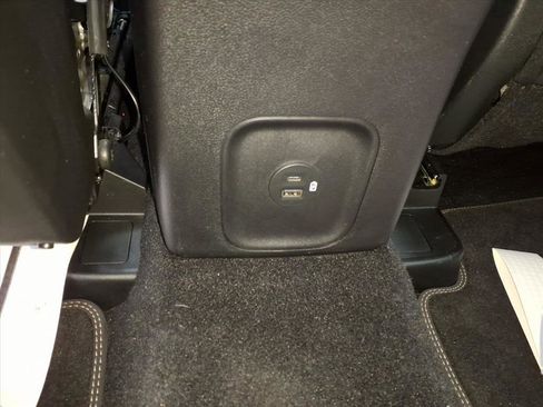 Used 2022 Ford Escape Titanium w/ Titanium Elite Package image 9