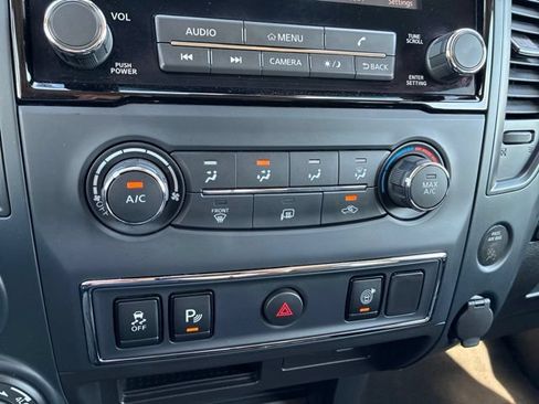 Used 2024 Nissan Titan SV AWD/4WD image 35