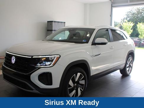 Used 2025 Volkswagen Atlas Cross Sport SE image 13