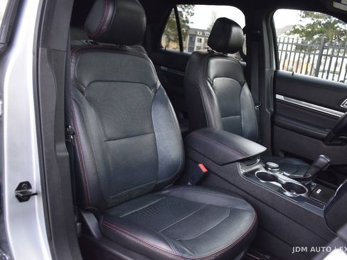 Used 2017 Ford Explorer Sport AWD/4WD image 13