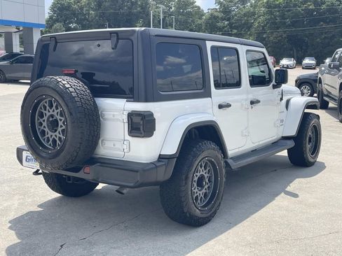 Used 2020 Jeep Wrangler Unlimited Sahara AWD/4WD image 4