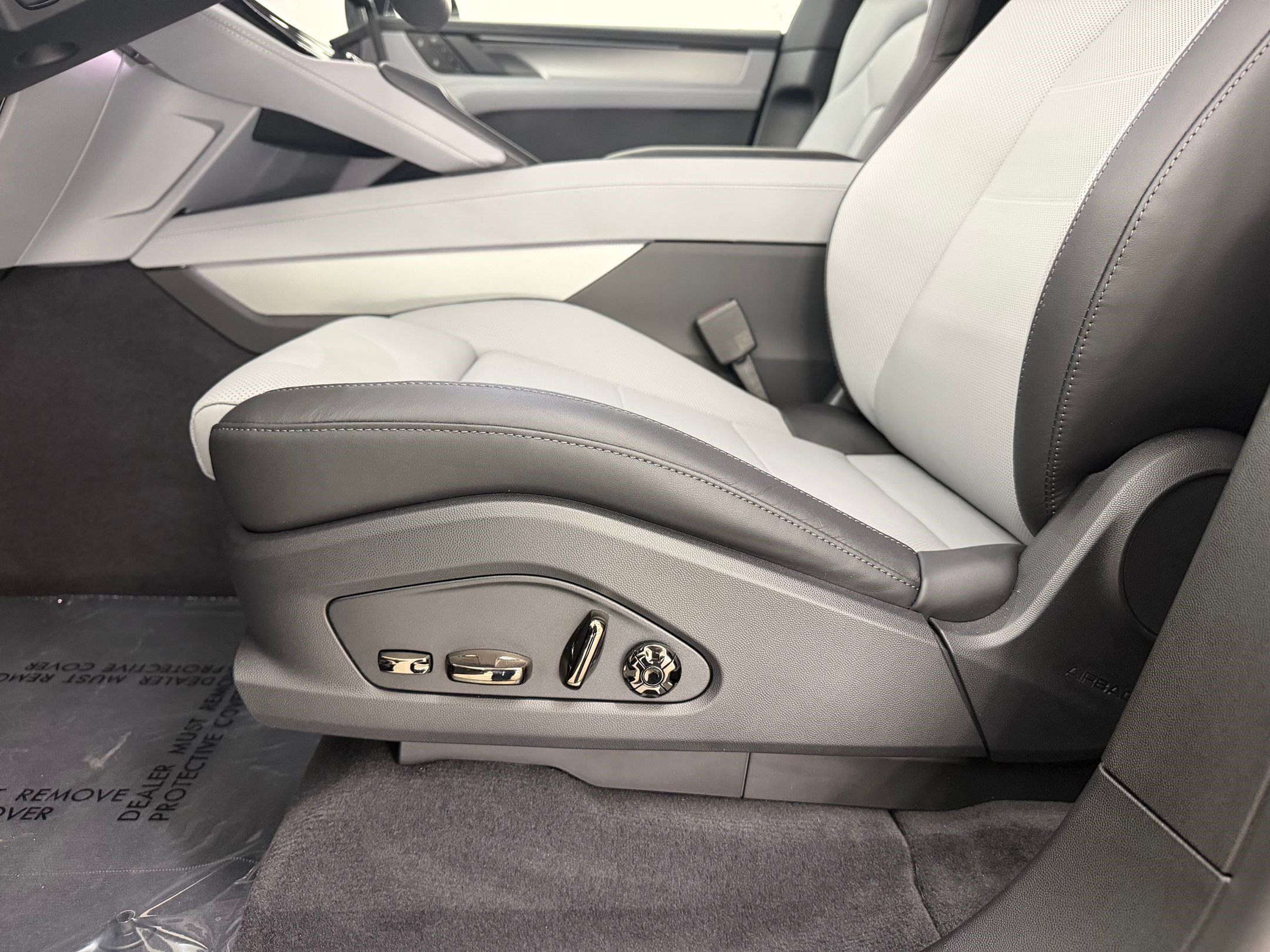 New 2026 Porsche Cayenne Electric AWD/4WD image 16