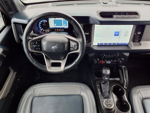 Used 2023 Ford Bronco Outer Banks image 6