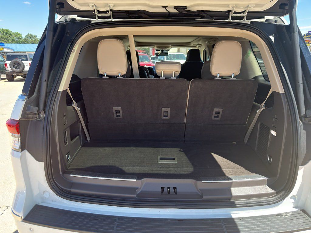Used 2022 Lincoln Navigator Reserve AWD/4WD image 9