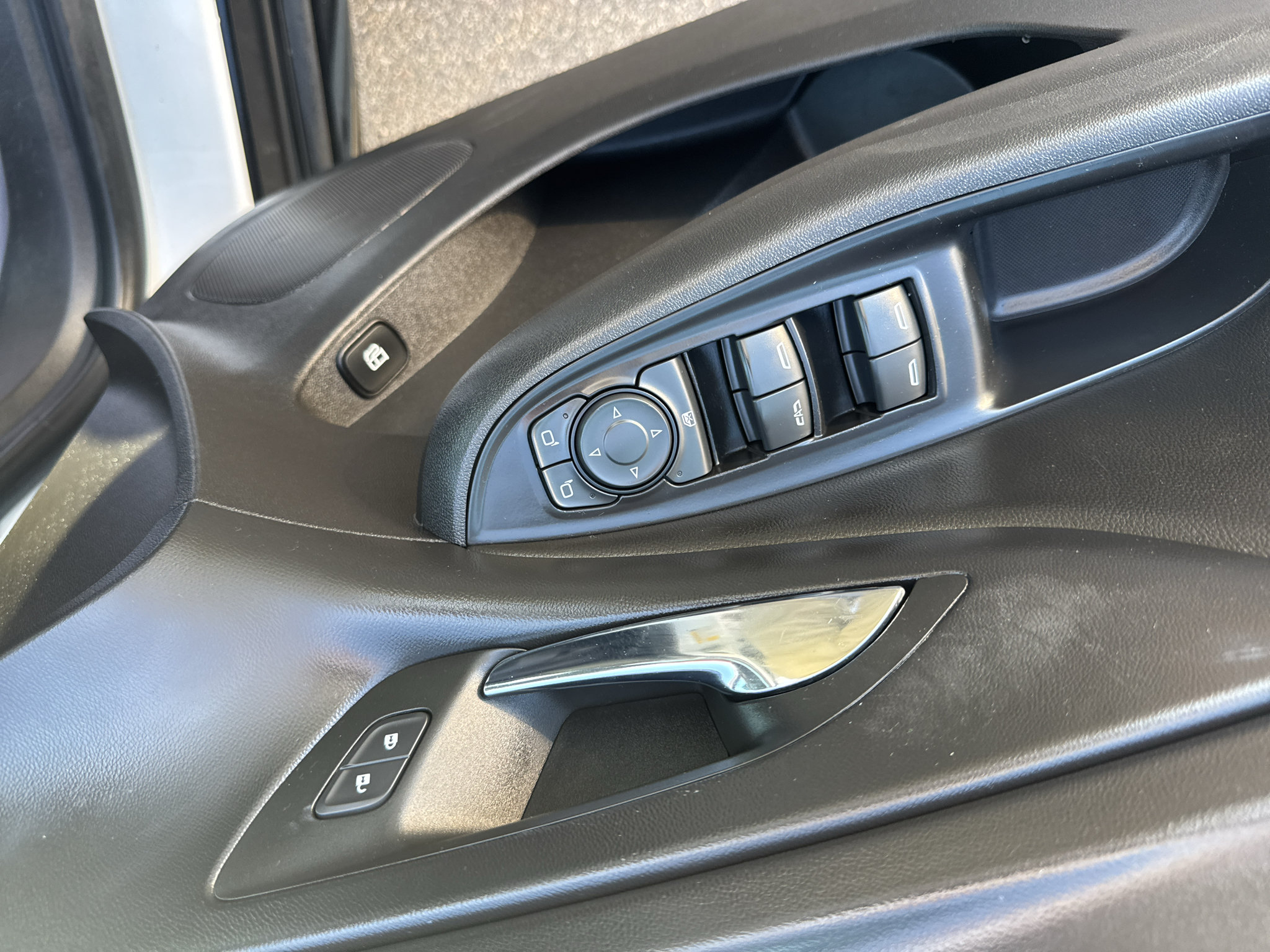 Used 2019 Chevrolet Volt LT w/ Comfort Package FWD image 9