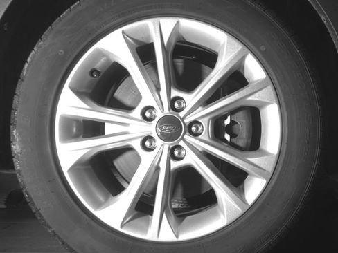 Used 2017 Ford Escape SE AWD/4WD image 15