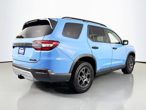 Certified 2024 Honda Pilot TrailSport image 5