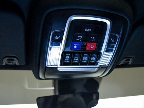 Used 2025 RAM 1500 Big Horn AWD/4WD image 26