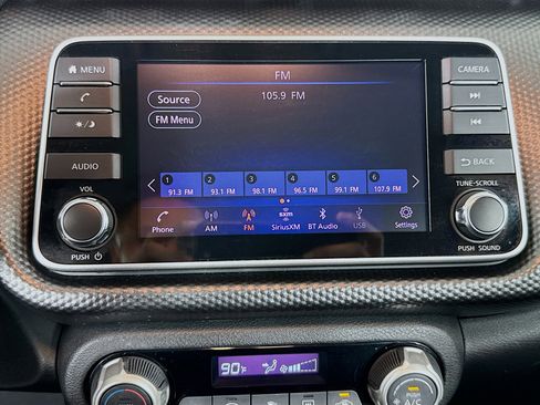 Used 2019 Nissan Kicks SV image 17