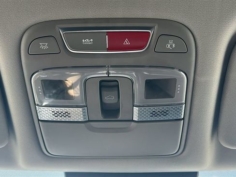 Used 2025 Kia Telluride S FWD image 30