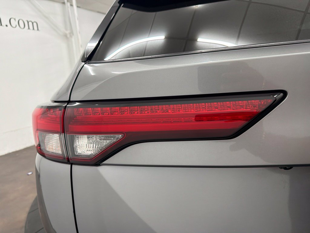 Used 2022 Mitsubishi Outlander SE FWD image 11