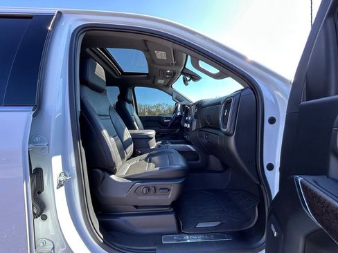 Used 2023 GMC Sierra 3500 Denali w/ Denali Ultimate Package image 23