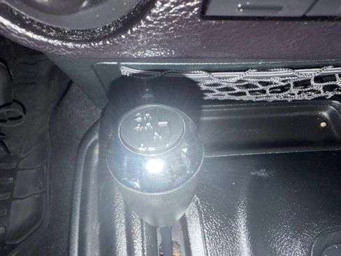 Used 2018 Jeep Wrangler Unlimited Sport S AWD/4WD image 21