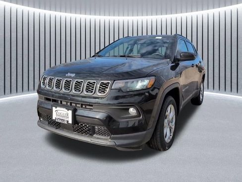 New 2026 Jeep Compass Latitude AWD/4WD image 17