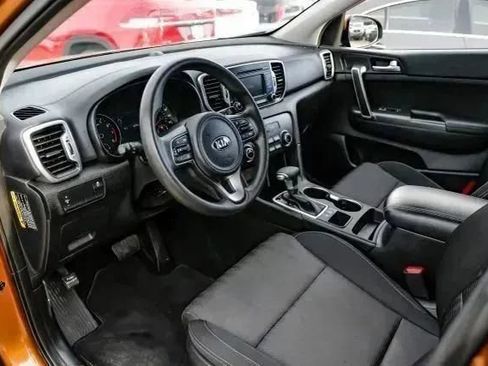 Used 2019 Kia Sportage LX FWD image 3