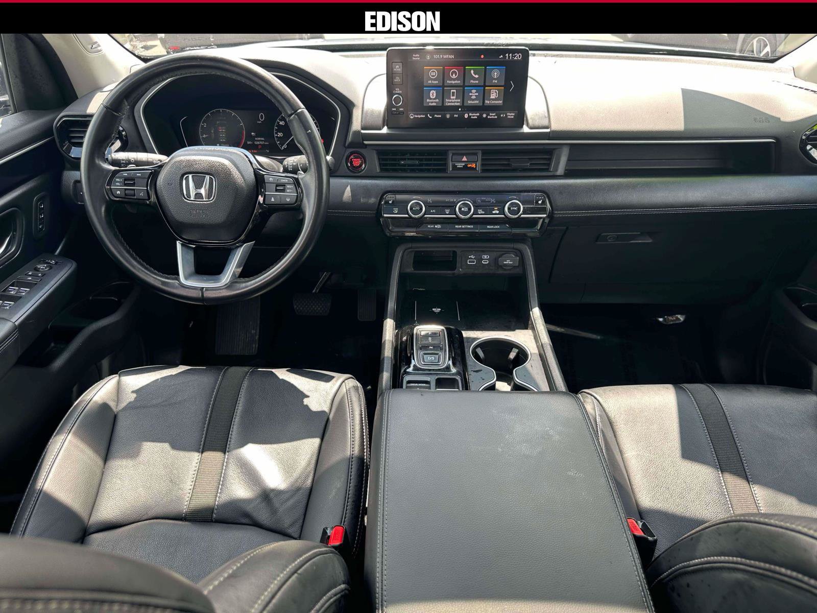 Used 2023 Honda Pilot Touring image 12