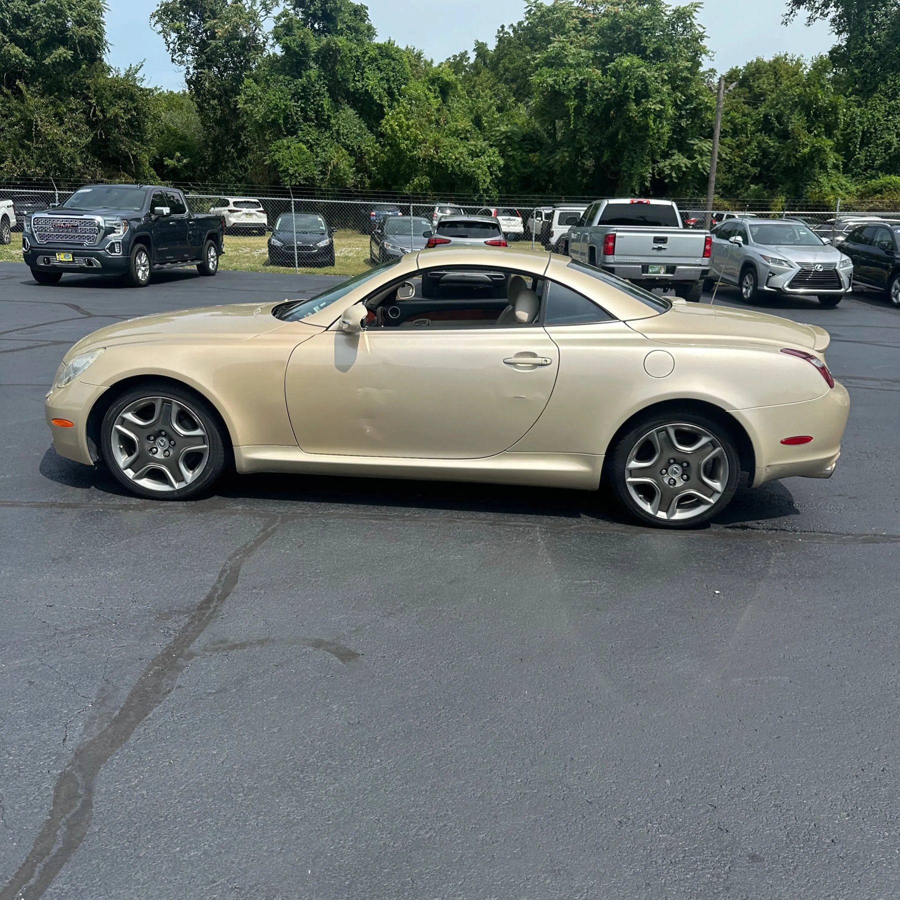 Used 2006 Lexus SC 430 Convertible RWD image 2