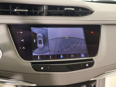 Used 2023 Cadillac XT5 Premium Luxury w/ Technology Package AWD/4WD image 6