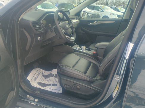 Certified 2022 Ford Escape Titanium w/ Class II Trailer Tow Package image 20