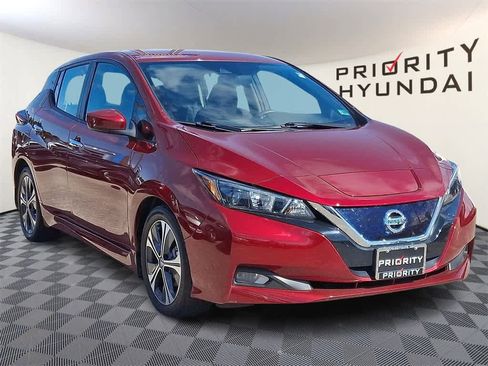 Used 2022 Nissan Leaf SV image 3