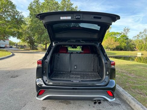 Used 2023 Toyota Highlander XSE image 10